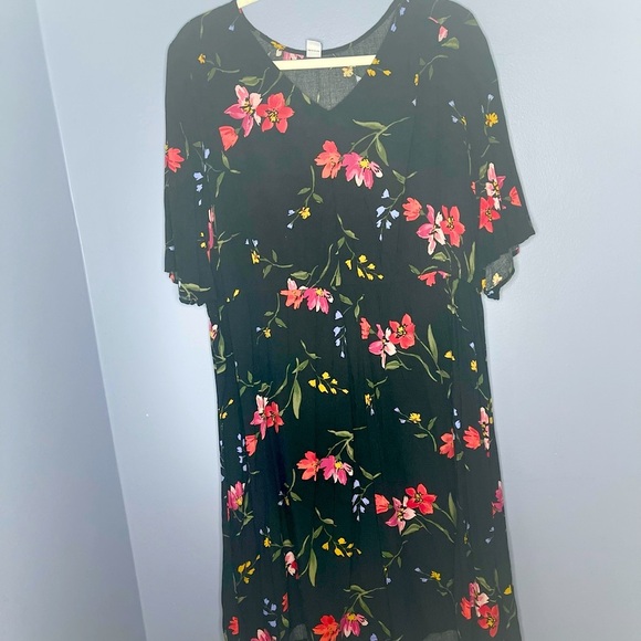 Old Navy black, Orange and Red dress with 3/4 Sleeves - Picture 7 of 7